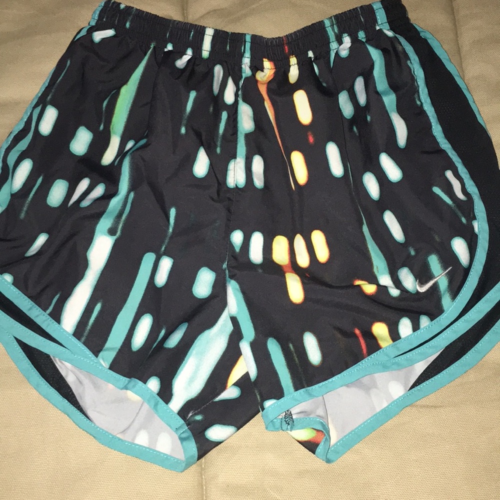 nike women’s tempo shorts .